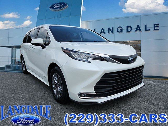 2021 Toyota Sienna XLE