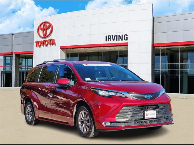 2021 Toyota Sienna XLE