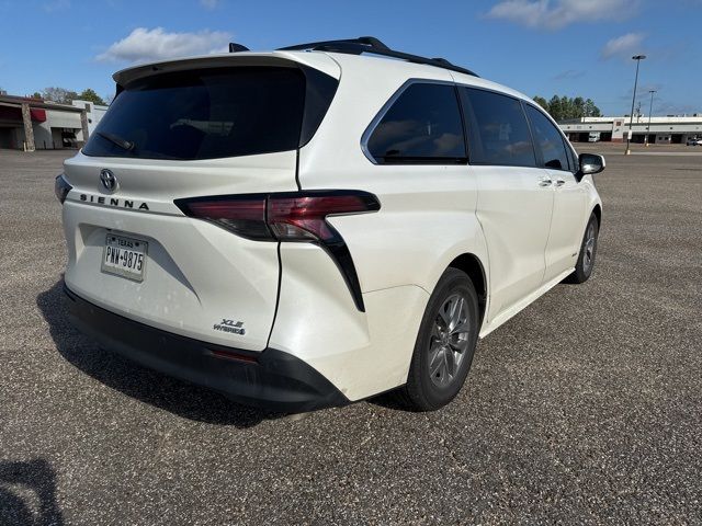 2021 Toyota Sienna XLE