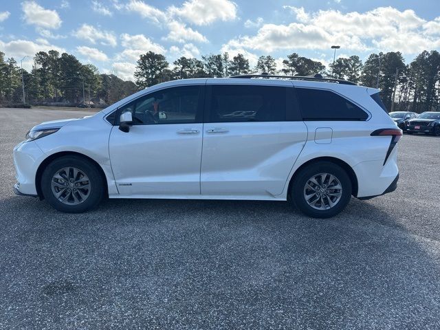 2021 Toyota Sienna XLE