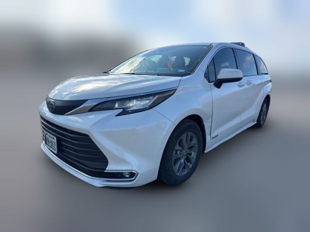 2021 Toyota Sienna XLE