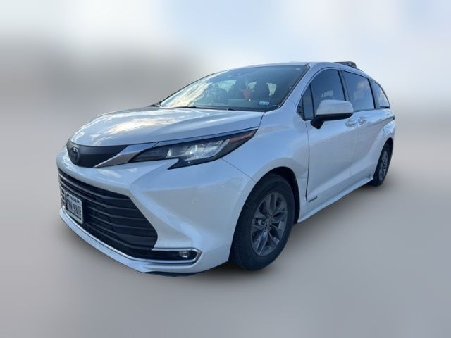 2021 Toyota Sienna XLE