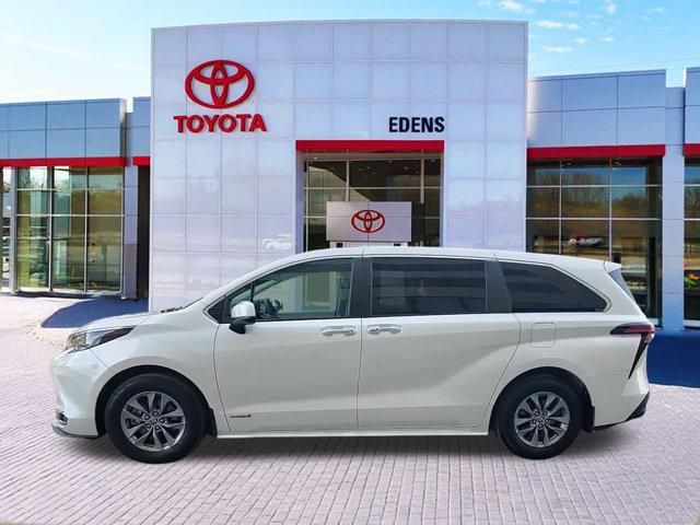 2021 Toyota Sienna XLE