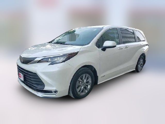 2021 Toyota Sienna XLE