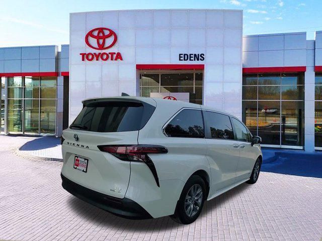 2021 Toyota Sienna XLE