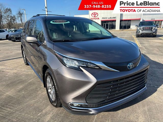 2021 Toyota Sienna XLE