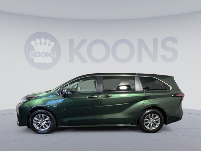 2021 Toyota Sienna XLE