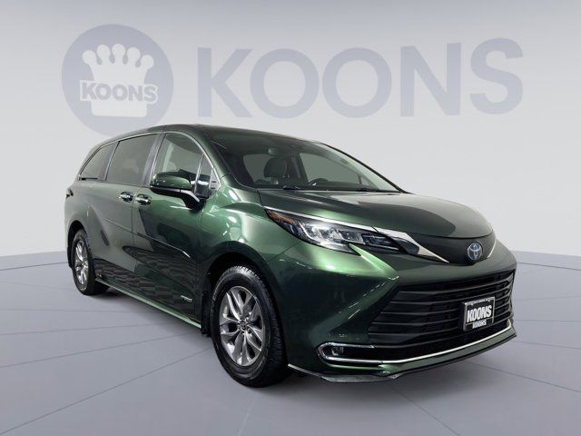 2021 Toyota Sienna XLE