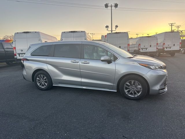 2021 Toyota Sienna XLE