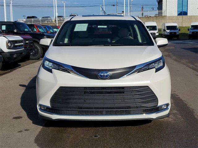 2021 Toyota Sienna XLE