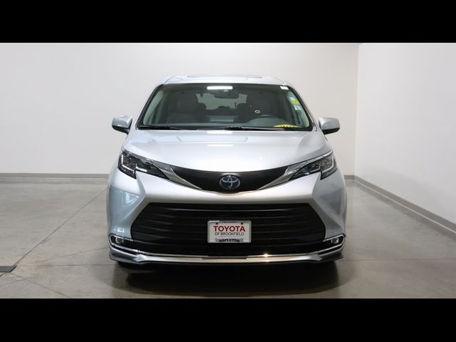 2021 Toyota Sienna XLE