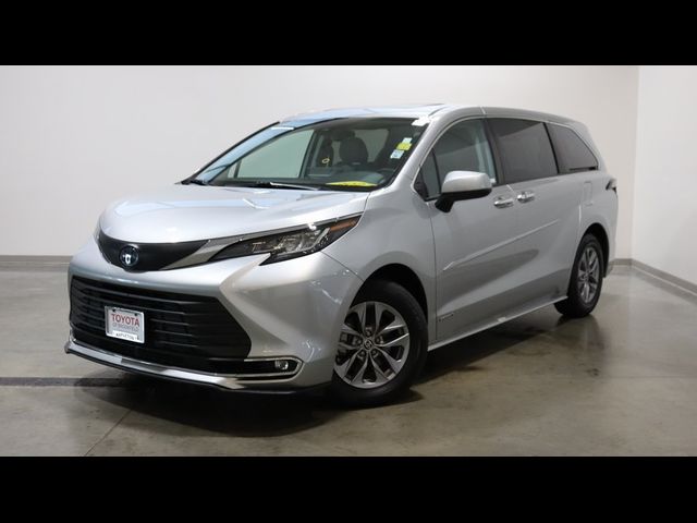 2021 Toyota Sienna XLE