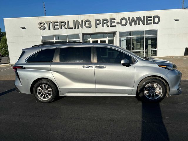 2021 Toyota Sienna XLE