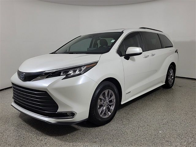 2021 Toyota Sienna XLE