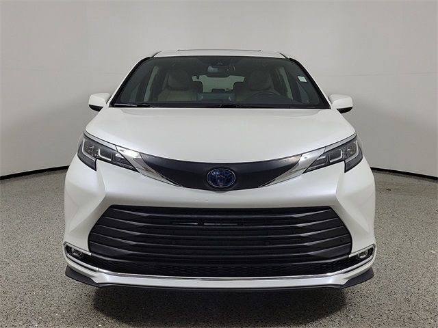 2021 Toyota Sienna XLE