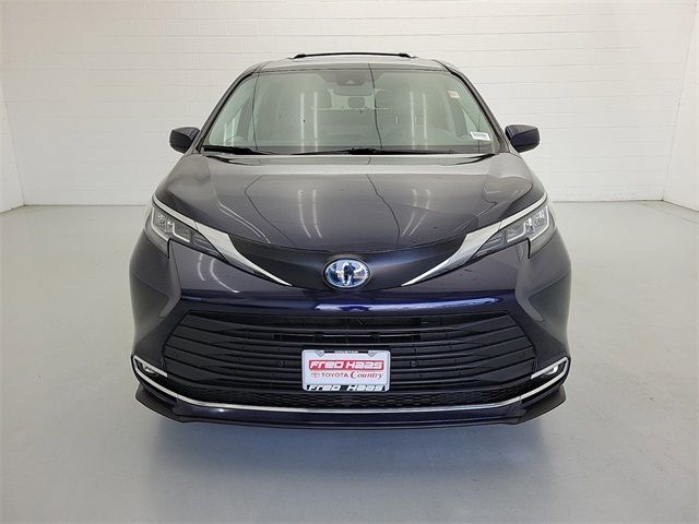 2021 Toyota Sienna XLE