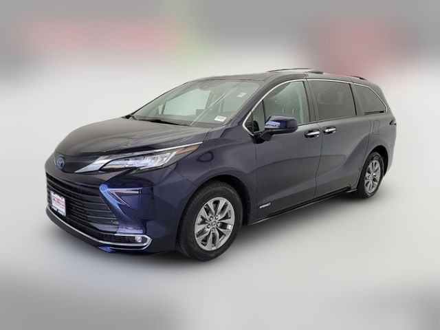 2021 Toyota Sienna XLE