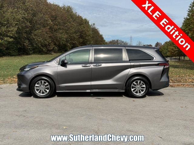 2021 Toyota Sienna XLE