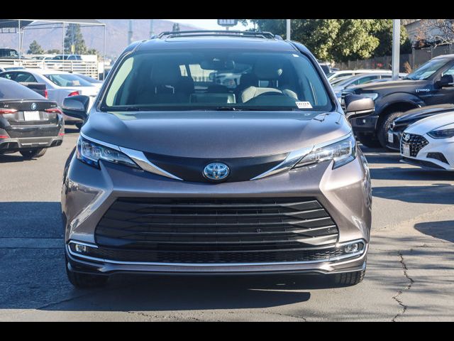 2021 Toyota Sienna XLE