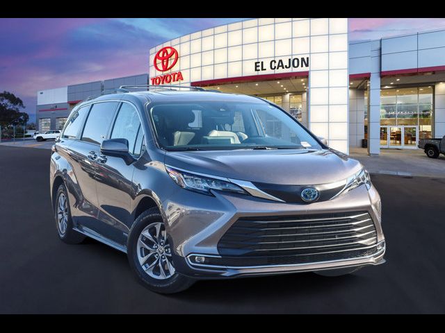 2021 Toyota Sienna XLE