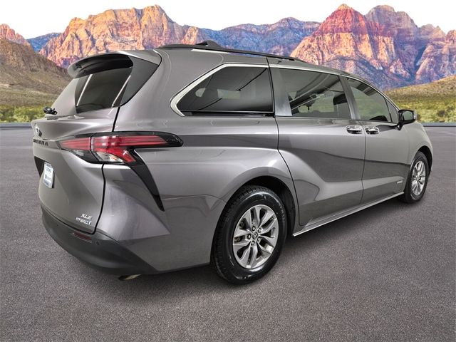 2021 Toyota Sienna XLE