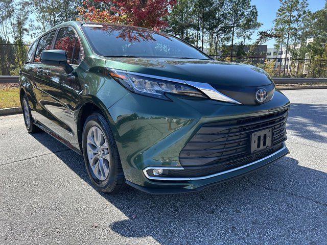 2021 Toyota Sienna XLE