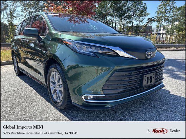 2021 Toyota Sienna XLE