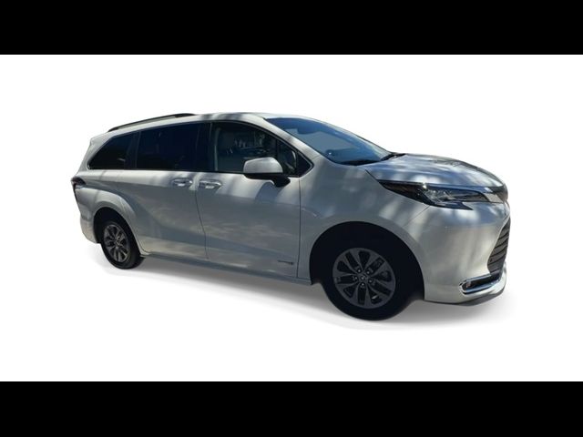 2021 Toyota Sienna XLE