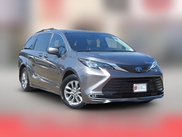 2021 Toyota Sienna XLE