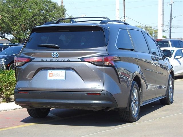 2021 Toyota Sienna XLE