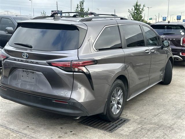 2021 Toyota Sienna XLE