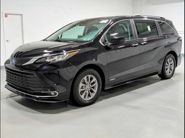 2021 Toyota Sienna XLE