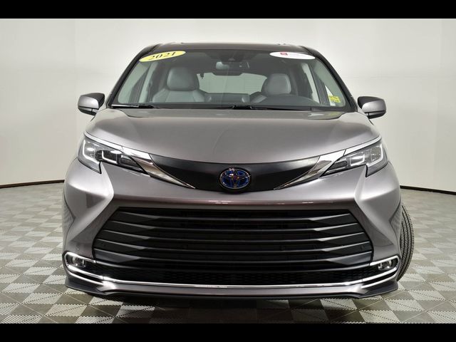 2021 Toyota Sienna XLE