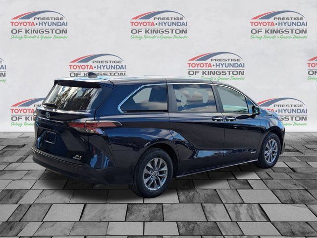 2021 Toyota Sienna XLE