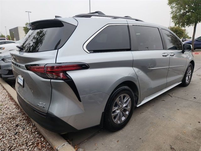 2021 Toyota Sienna XLE