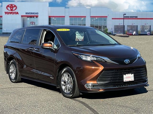 2021 Toyota Sienna XLE