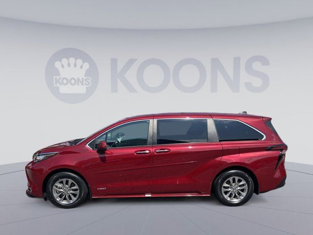 2021 Toyota Sienna XLE