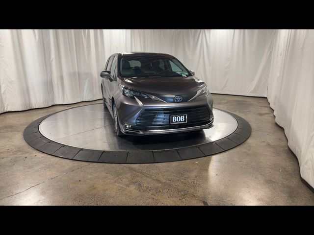 2021 Toyota Sienna XLE