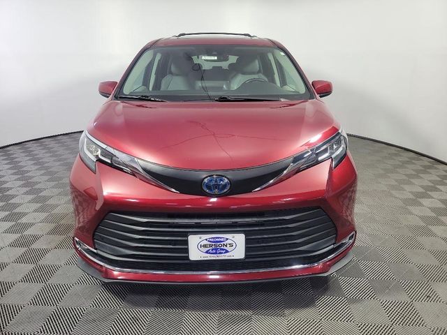 2021 Toyota Sienna XLE