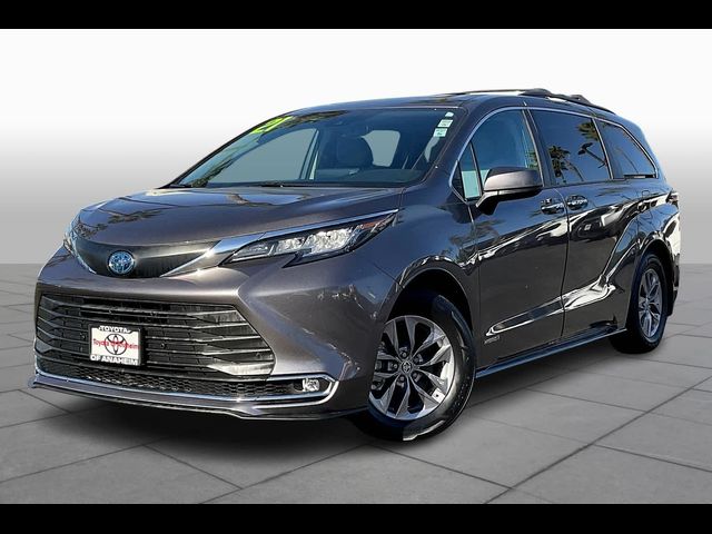 2021 Toyota Sienna XLE