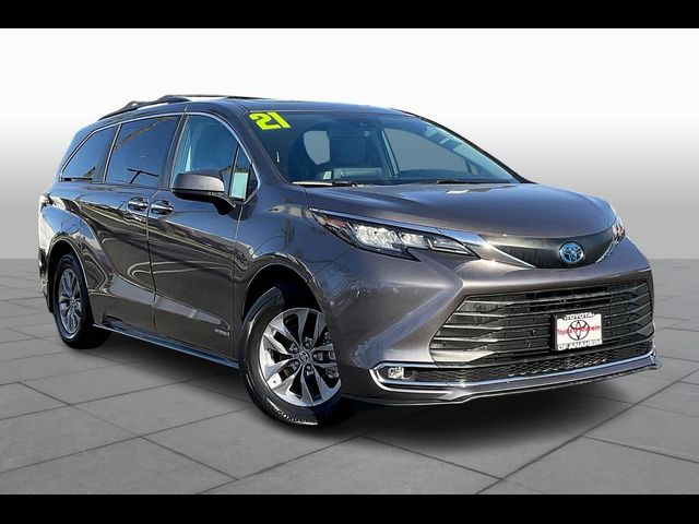 2021 Toyota Sienna XLE