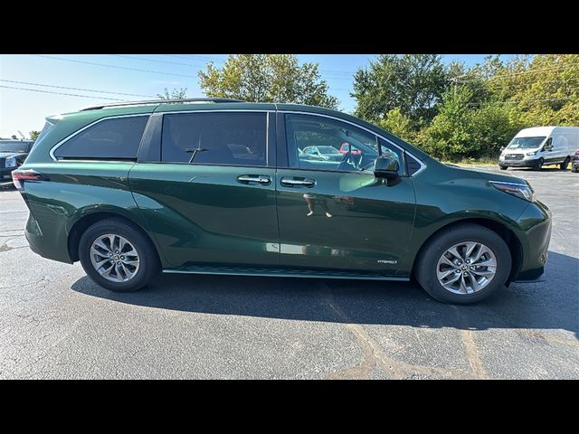 2021 Toyota Sienna XLE