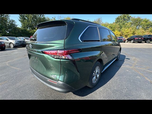 2021 Toyota Sienna XLE