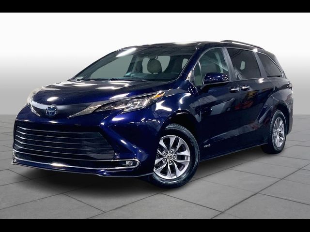 2021 Toyota Sienna XLE