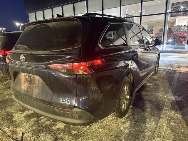 2021 Toyota Sienna XLE