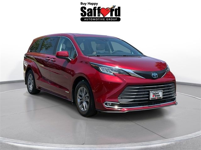 2021 Toyota Sienna XLE