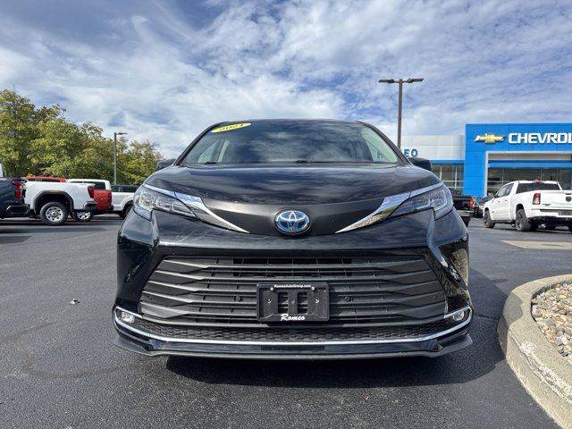 2021 Toyota Sienna XLE