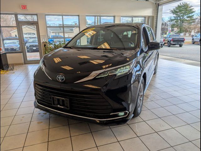 2021 Toyota Sienna XLE