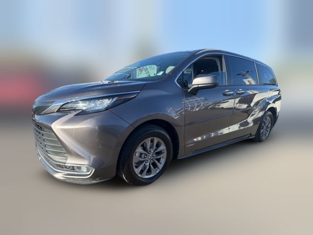 2021 Toyota Sienna XLE