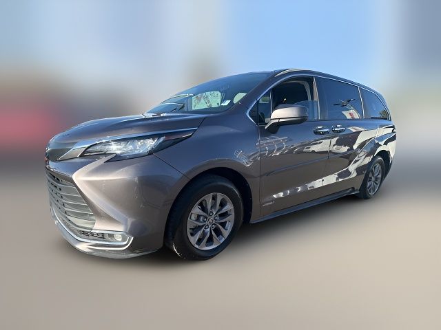 2021 Toyota Sienna XLE